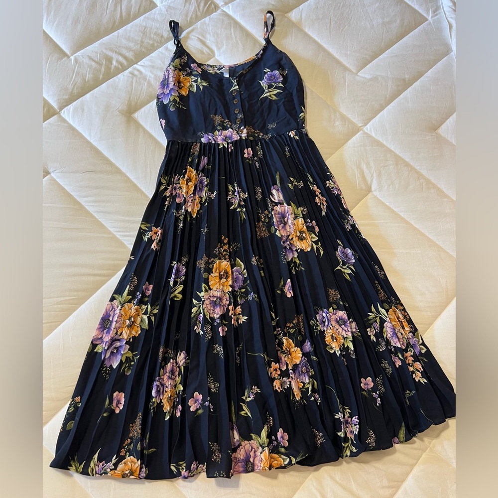 Women’s XS pleated midi dress. Xhilaration brand.